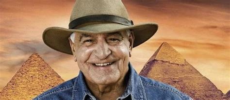 Le Spectacle Épique de Zahi Hawass: Un Voyage à Travers les Âges !